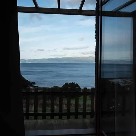 Апартаменты Amazing One Bedroom With Sea View *